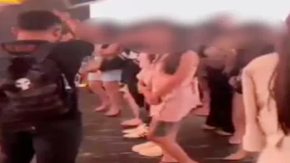 Mulheres estrangeiras presas em boate durante operação policial na Malásia