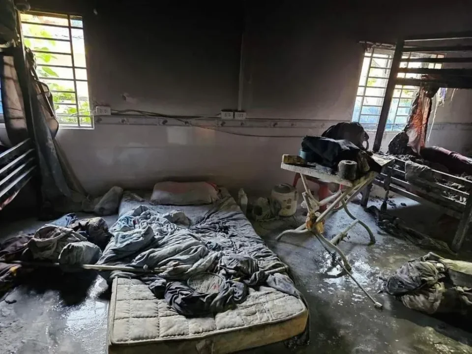 Dormitório de cassino em Poipet incendiado durante fuga de tailandeses explorados em rede de fraude