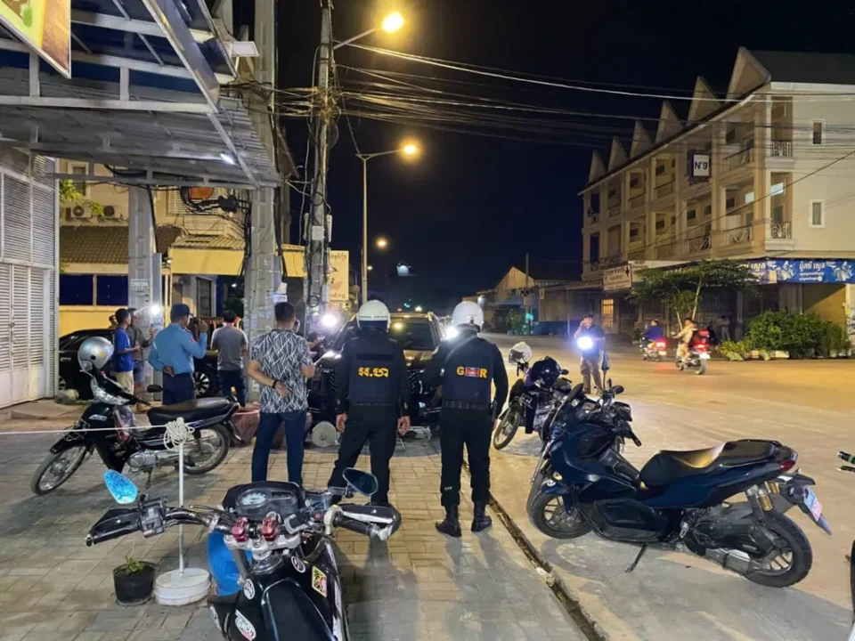 Uma mulher chinesa foi sequestrada em Phnom Penh por um motorista cambojano. A polícia interveio e conseguiu libertar a vítima.