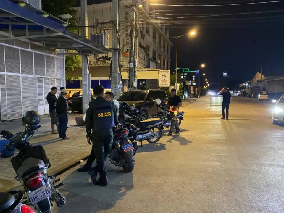 Uma mulher chinesa foi sequestrada em Phnom Penh por um motorista cambojano. A polícia interveio e conseguiu libertar a vítima.