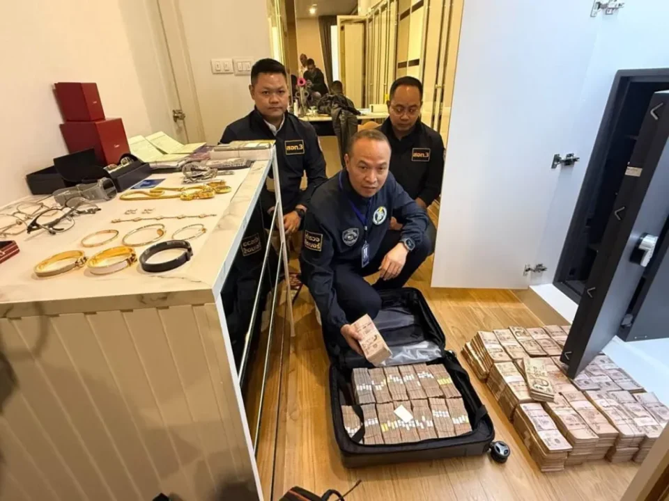 Polícia da Tailândia apreende dinheiro vivo e bens de luxo em operação contra site ilegal de apostas