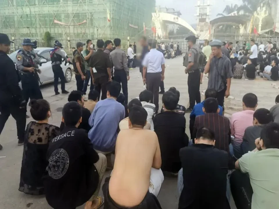 Autoridades de Kokang transferem milhares de suspeitos de fraude para a China