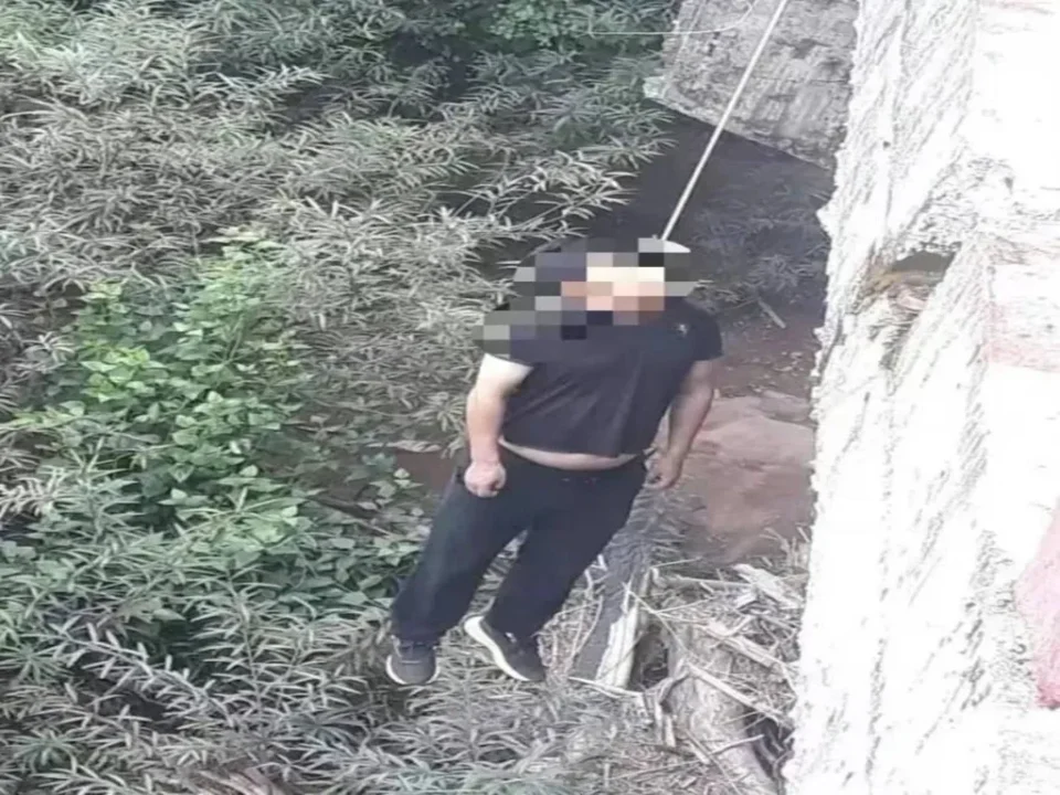 DesaparecSuicídio por Enforcamento em Ponteido de Gutian Fujian no exterior