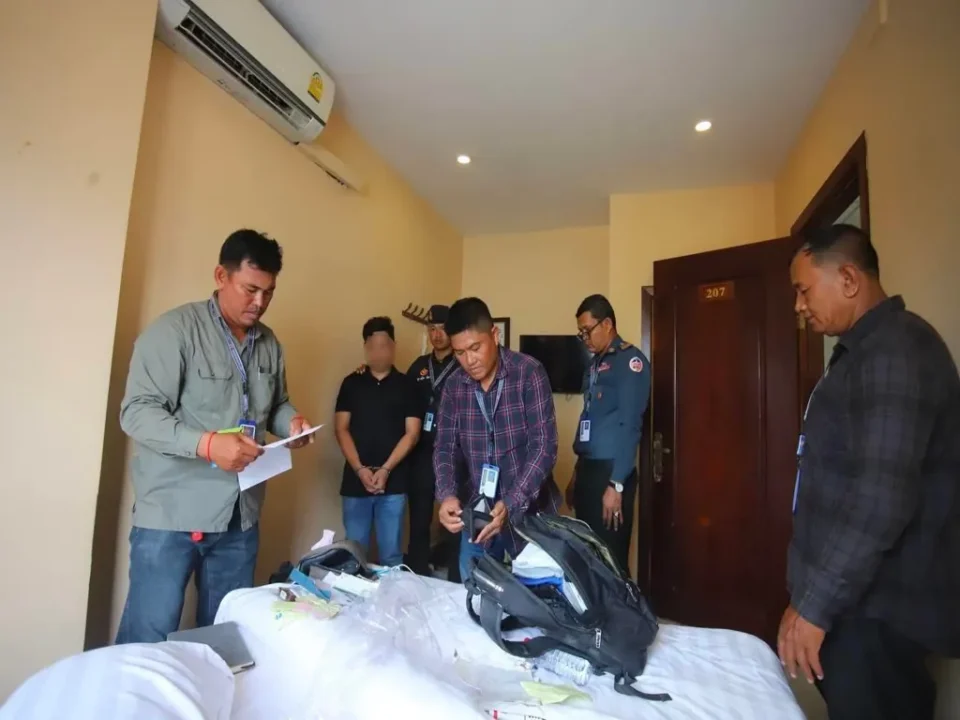 Prisão de suspeito de fraude em Phnom Penh