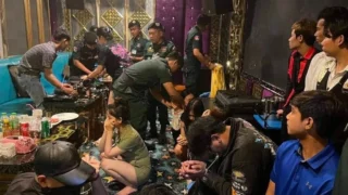 Polícia do Camboja prende mais de 100 pessoas em operação antidrogas no Sky KTV em Poipet