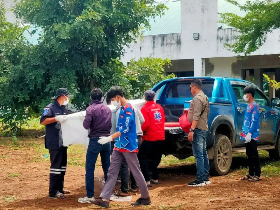 Corpo de cidadão chinês encontrado com ferimentos à bala em um carro em Poipet