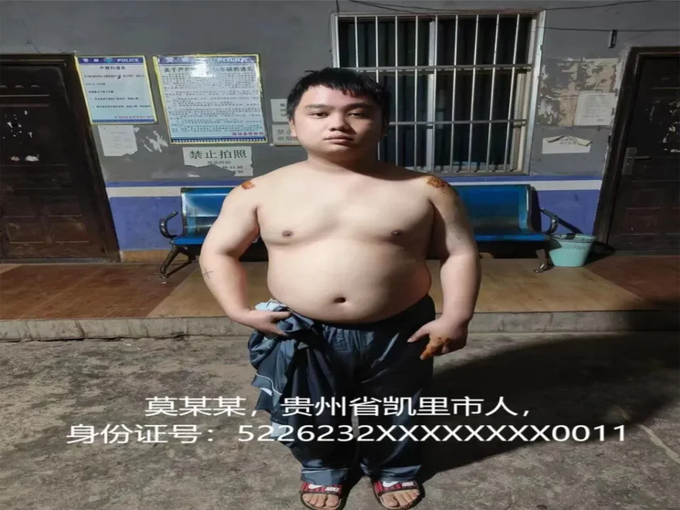 Autoridades de Wa entregam dezenas de golpistas chineses e equipamentos de fraude na fronteira com a China
