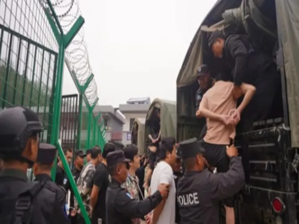 Polícia de Wa entrega golpistas chineses e equipamentos de fraude às autoridades chinesas