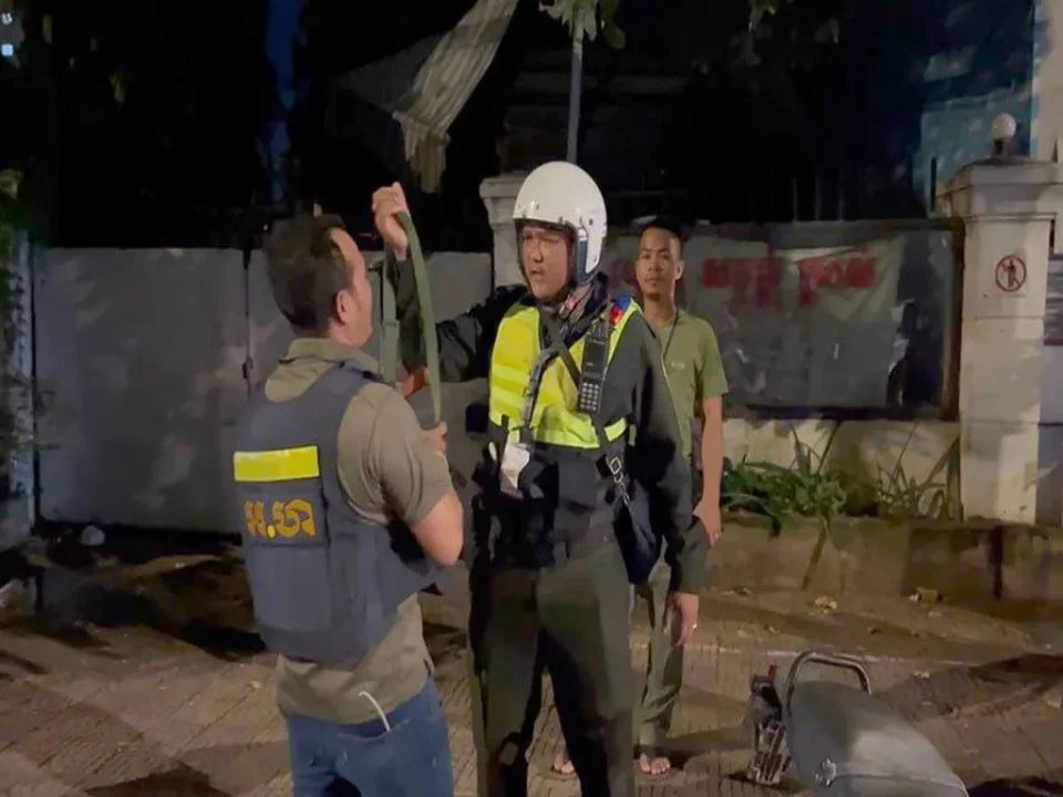 Forças de segurança do Camboja realizam operação armada em villa de Phnom Penh e resgatam estrangeiros sequestrados