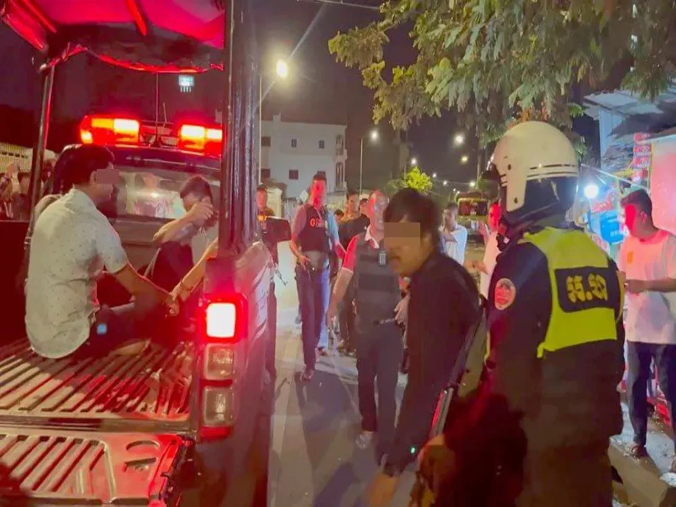 Forças de segurança do Camboja realizam operação armada em villa de Phnom Penh e resgatam estrangeiros sequestrados