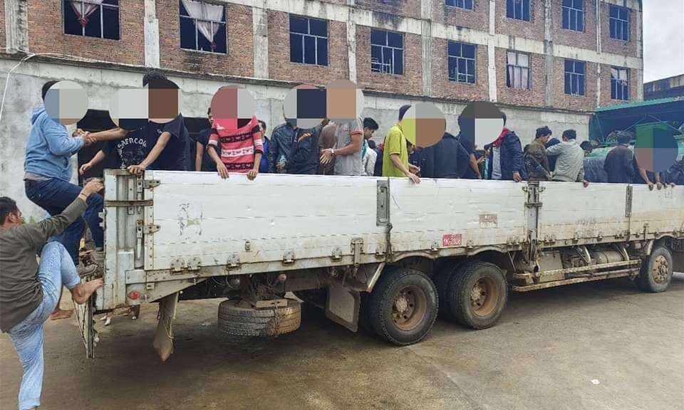 Soldados do MNDAA anunciam anistia e libertação de 49 milicianos em Kokang