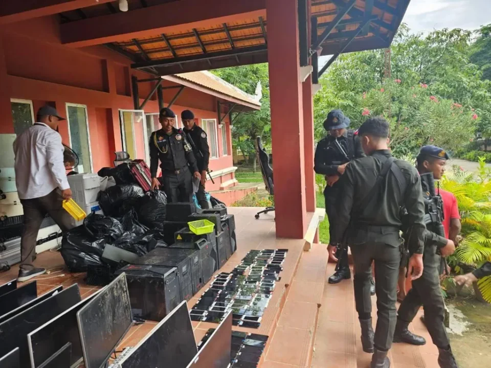 Polícia do Camboja prende estrangeiros em operação contra fraude online