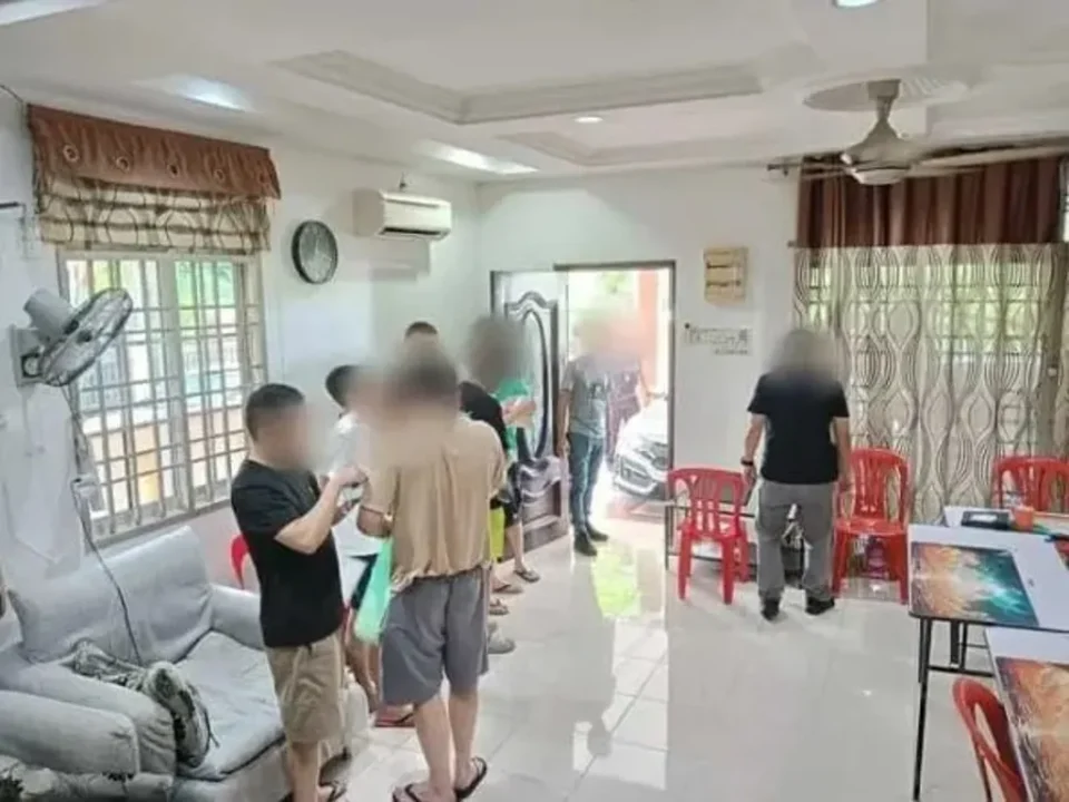 Polícia da Malásia prende grupo por operar jogos de azar online em Kedah