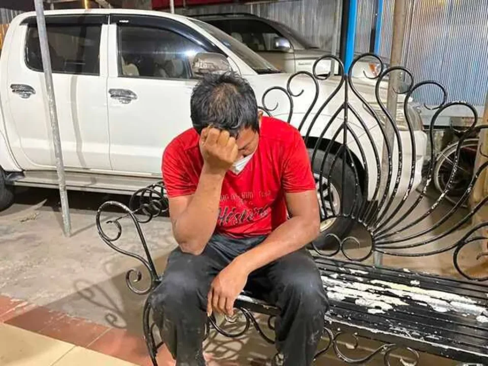 Homem sobrevive após tentar suicídio pulando no rio em Phnom Penh