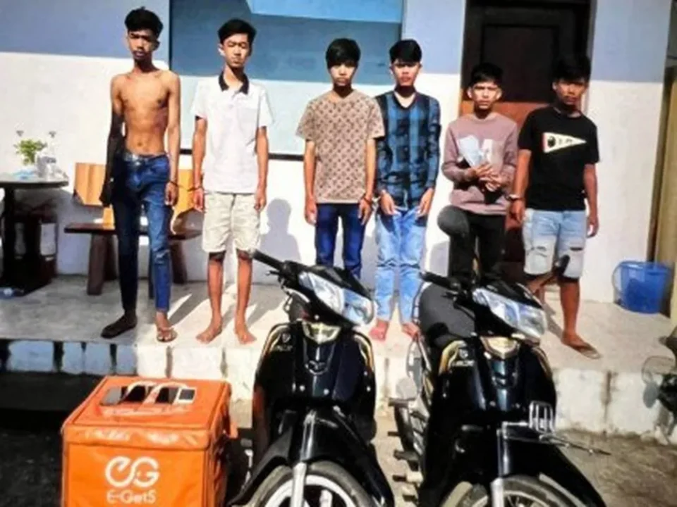 Seis adolescentes foram presos em Sihanoukville por esfaquear outro jovem perto de um supermercado